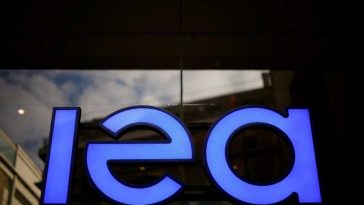 IEA accelerază scoaterea petrolului din rezervele strategice
