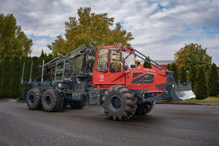 Mureș: Tractorul forestier TAF-X Combi, dezvoltat în România, lansat la München
