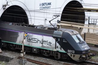 UPDATE Tunel sub Canalul Mânecii: Un microbuz lovește un tren, cel puțin 19 răniți