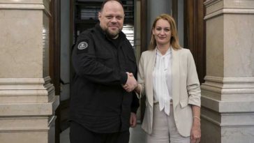 Președinții parlamentelor din Ungaria și #Ucraina s-au întâlnit pentru prima dată de la izbucnirea războiului