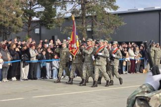 VIDEO Buzău: Peste 200 de militari au depus Jurământul de credință; două cereri de căsătorie pe aerodromul Boboc