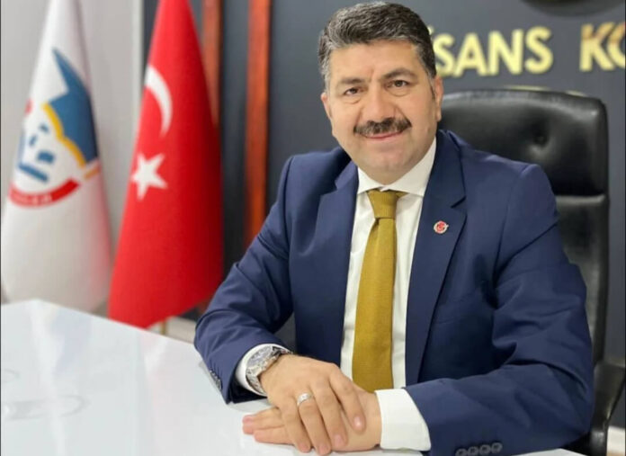Mandat internațional de arestare pe numele unui jurnalist turc inculpat în Azerbaidjan pentru apeluri la o lovitură de stat