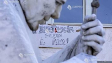 Papa Leon al XIV-lea, considerat ‘apt pentru a fi externat’, transmite Vaticanul