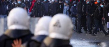 Ciocniri între manifestanți și forțele de ordine la Tirana