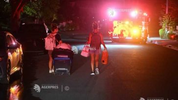 Mii de persoane evacuate și mai multe locuințe distruse de incendii de vegetație în California