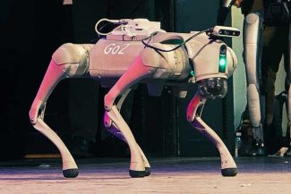 Mureș: Trei roboți umanoizi și un robot patruped, prezentați în premieră națională la conferința LIMITL3SS