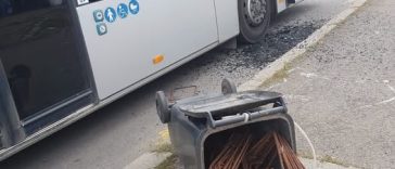 Constanța: Un adolescent a fost rănit în autobuz de un geam spart de un bărbat