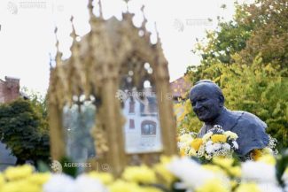 Procesiune în cinstea Sfântului Papă Ioan Paul al II-lea pe străzile Capitalei; participă Nunțiul Apostolic în România