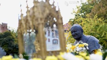 Procesiune în cinstea Sfântului Papă Ioan Paul al II-lea pe străzile Capitalei; participă Nunțiul Apostolic în România