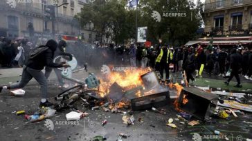 Franța: Record de 855 de arestări la Paris pe fondul protestelor privind condițiile din școli și costul vieții