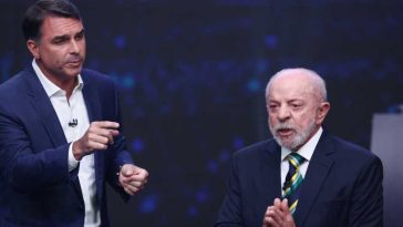 Brazilia: Lula și Flavio Bolsonaro se atacă dur în timpul primei lor dezbateri