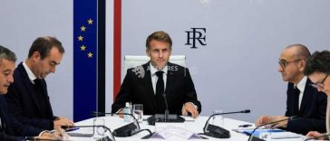 Președintele Emmanuel Macron respinge demisia ministrului de interne în contextul violențelor din Franța