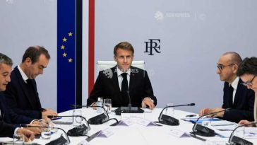 Președintele Emmanuel Macron respinge demisia ministrului de interne în contextul violențelor din Franța