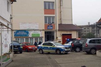 Bistrița-Năsăud: Cadru didactic, atacat cu un cuțit de un elev de gimnaziu, la o școală din Bistrița