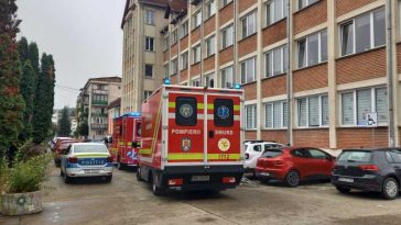 ISU Bistrița-Năsăud: Profesoara și elevul atacați cu cuțitul în școala din Bistrița – duși la spital
