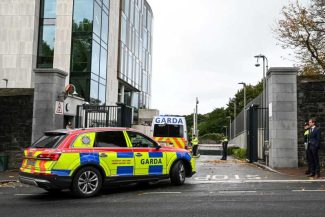 Amenințări cu bombă la 160 de școli din Irlanda de Nord și mesaje de amenințare în Scoția
