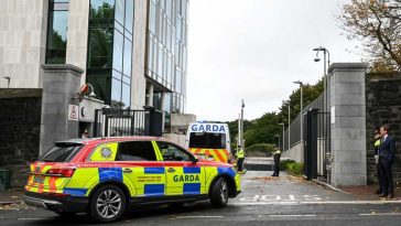 Amenințări cu bombă la 160 de școli din Irlanda de Nord și mesaje de amenințare în Scoția