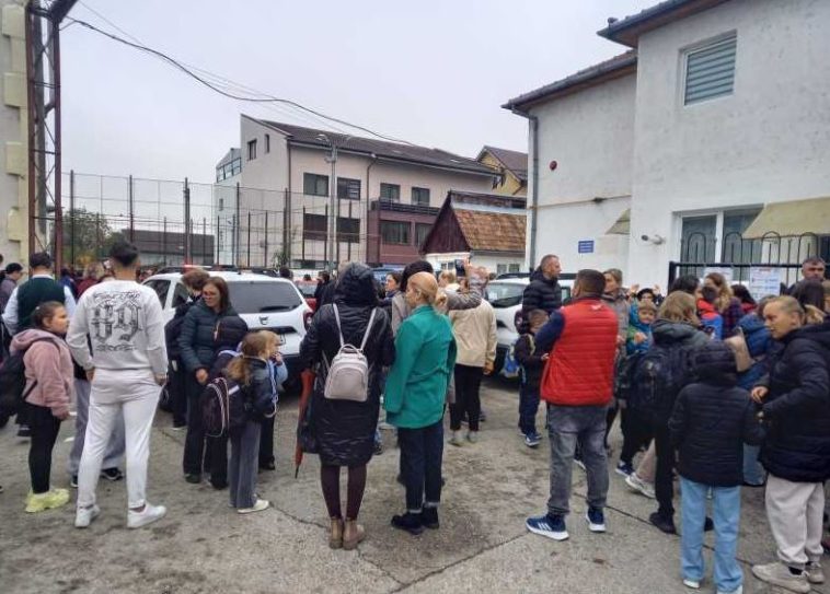 Bistrița-Năsăud: Cursuri online pentru elevii școlii unde s-a produs atacul cu cuțitul, comis de un elev