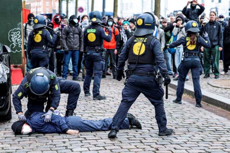 Danemarca/Anchetă în legătură cu presupuse acte de violență ale poliției împotriva unor jurnaliști la un protest