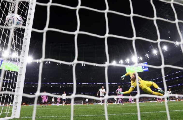 Fotbal: Prima victorie a sezonului pentru Tottenham în Premier League