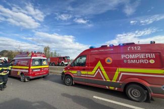 VIDEO UPDATE Accident între un microbuz şi o basculantă, la Buftea; 2 persoane au decedat