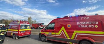 VIDEO UPDATE Accident între un microbuz şi o basculantă, la Buftea; 2 persoane au decedat