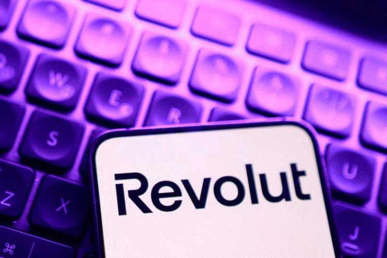 Revolut anunță perturbări ale serviciilor; clienții nu pot accesa aplicația