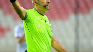 Fotbal: Arbitrii Marian Barbu și Radu Petrescu, delegați la meciuri din Conference League