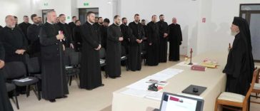 Brăila: Preoți din trei județe, pregătiți să ajute persoanele dependente de droguri, alcool și jocuri de noroc