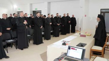 Brăila: Preoți din trei județe, pregătiți să ajute persoanele dependente de droguri, alcool și jocuri de noroc