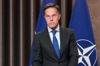 Secretarul general al NATO discută despre securitatea Mării Negre cu ministrul de externe al Turciei
