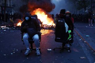 Odile, farmacistă, după protestele violente din Paris: Munca de-o viață a dispărut în două ore