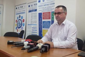 Bistrița-Năsăud: Elevul de 13 ani, autorul atacului cu cuțitul de la o școală, a acționat premeditat și nu a manifestat remușcări (Parchet)