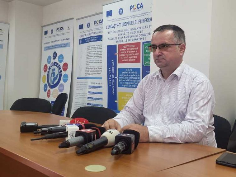 Bistrița-Năsăud: Elevul de 13 ani, autorul atacului cu cuțitul de la o școală, a acționat premeditat și nu a manifestat remușcări (Parchet)