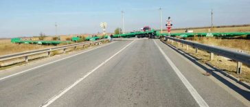 Olt: Circulație rutieră blocată pe Centura Caracal, după deraierea unor vagoane ale unui marfar
