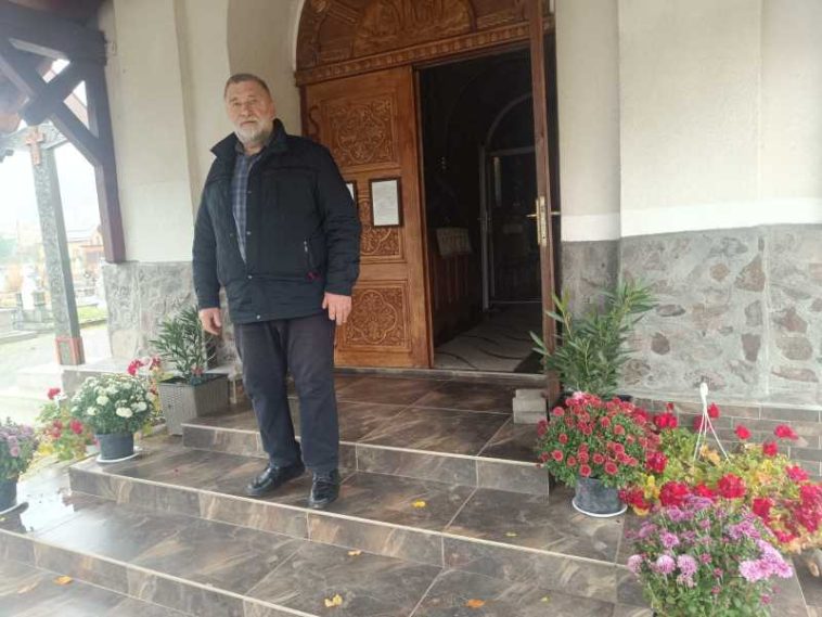 Mureș: Un preot din Lunca Bradului hrănește și îmbracă sute de elevi și bătrâni de peste 20 de ani