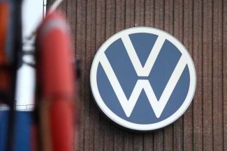 Volkswagen recheamă în service peste 70.000 de automobile electrice din cauza unor baterii defecte