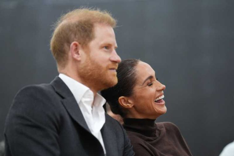 Prințul Harry spune că vrea să se împace cu familia regală britanică