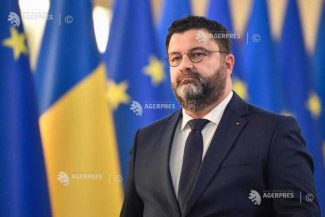 Dan Neculăescu a preluat mandatul de ministru de Externe, în prezența premierului Luca Niculescu