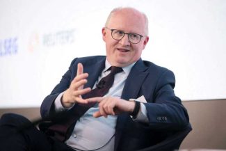 Economistul șef al BCE promovează în China extinderea rolului global al euro