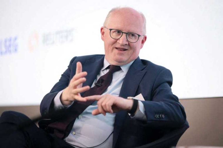 Economistul șef al BCE promovează în China extinderea rolului global al euro