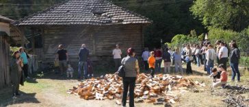 Vâlcea: Asociația ISVOR vrea să salveze o casă de 120 de ani din Mălaia și să o transforme în rezidență artistică