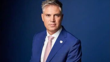 INTERVIU/Dr. Florin Lăzărescu: Inteligența artificială va avea un rol important în stomatologie, dar decizia terapeutică rămâne la medic