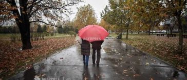 ANM: Ploi și intensificări ale vântului în întreaga țară, până vineri seara
