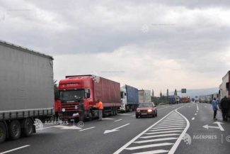 Arad: Restricție de circulație pentru TIR-uri, vineri, pe teritoriul Ungariei