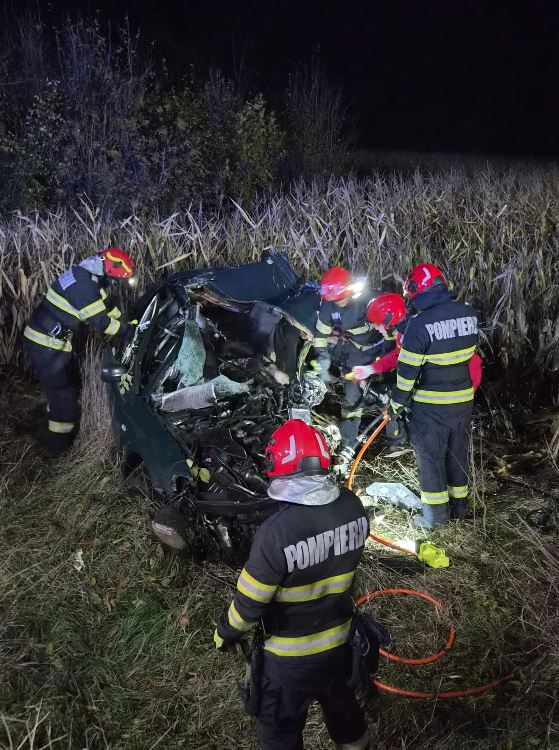 Iași: Doi bărbați au murit, altul transportat la spital în stare gravă după un accident în Soci