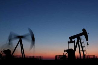 Cotațiile țițeiului au urcat joi cu peste doi dolari după atacurile asupra Arabiei Saudite