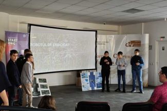 REPORTAJ/Vrancea: Soluții la problemele comunității, prezentate de elevi – de la roboți care protejează buburuzele la dispozitive de curățare a…