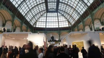 Manifestații în Franța/Târgul Art Basel Paris își închide porțile cu două zile mai devreme