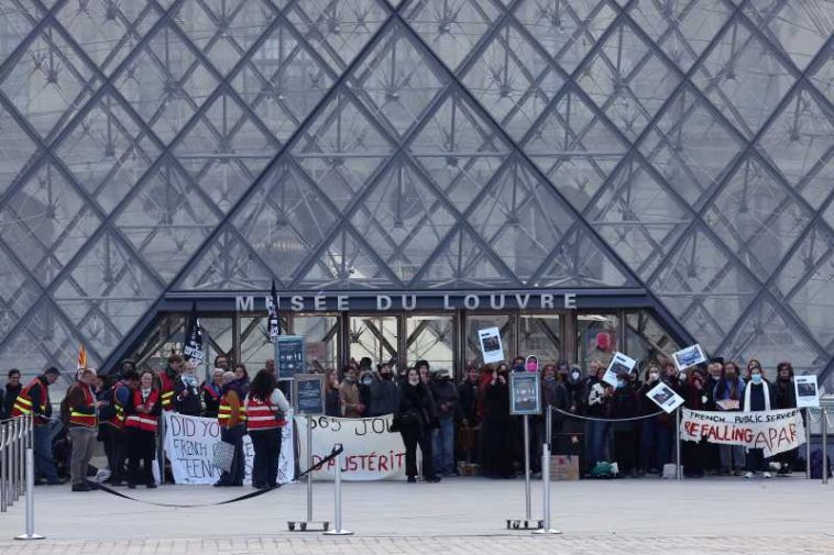 Manifestații în Franța / Mai multe muzee importante din Paris, printre care Luvru, închise sâmbătă